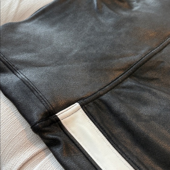 SPANX faux leather stripe leggings - Picture 5 of 13